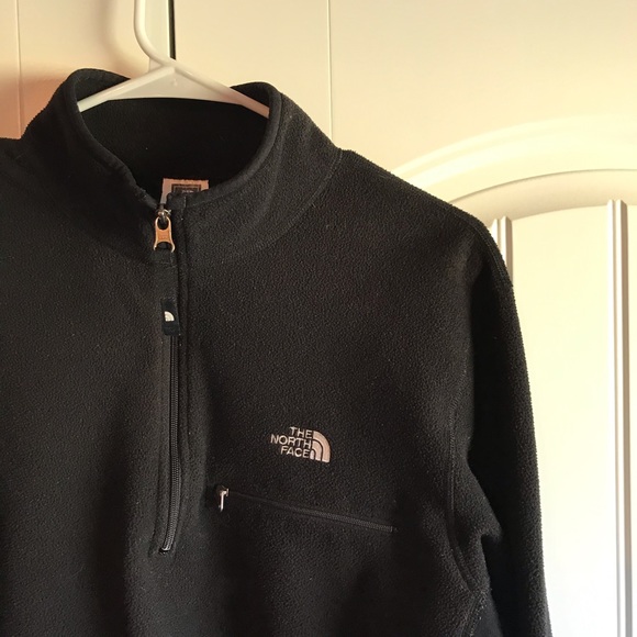 SOLD HOST PICK!The North Face Quarter Zip Pullover - Picture 2 of 5